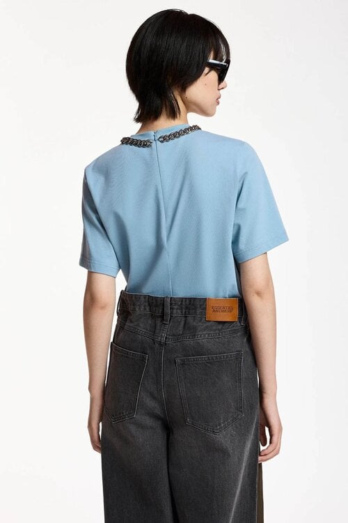 Essentiel Antwerp T-shirt met ketting Blue
