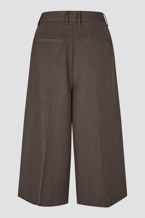 Second Female Riese Short