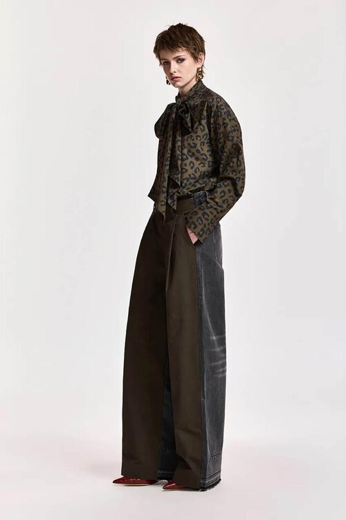 Essentiel Antwerp Blouse met strikkraag Kaki