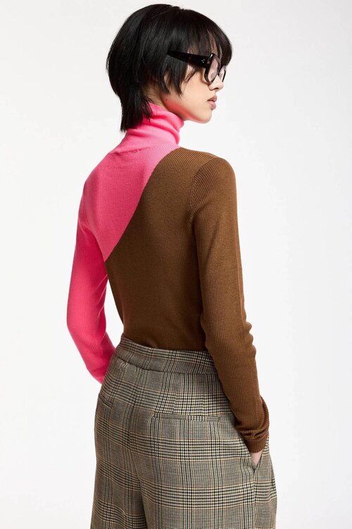 Essentiel Antwerp Trui met turtelneck Bruin
