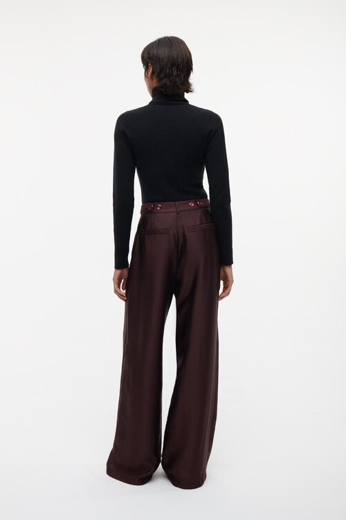 Studio AR by Arma Bordeaux Annis shiny pants