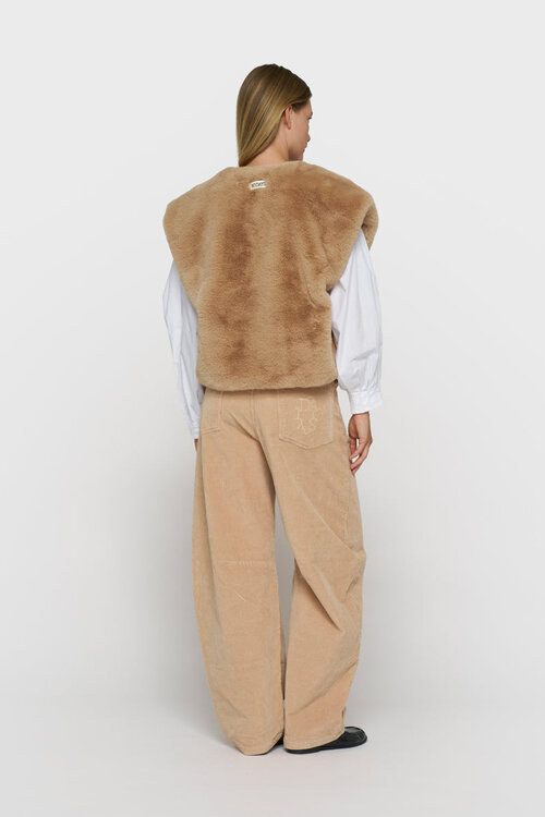 10Days sleeveless fluffy vest camel