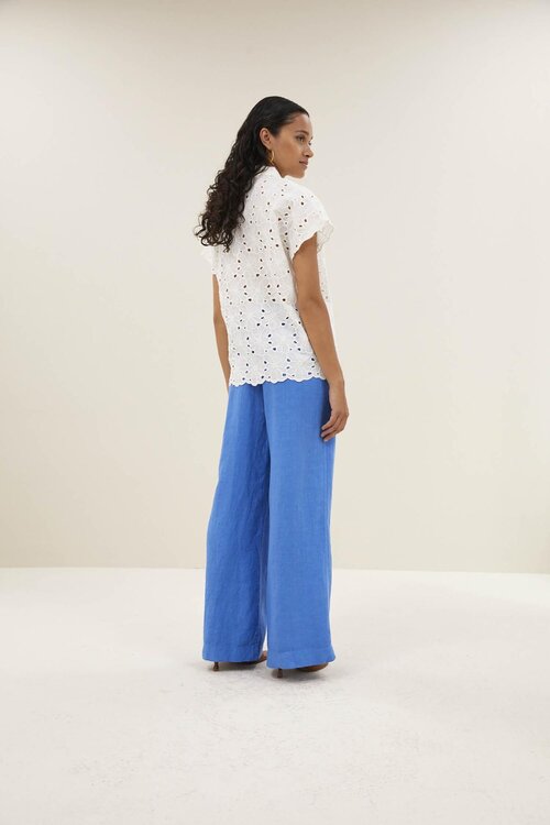 By Bar Off White Karly Flower Blouse