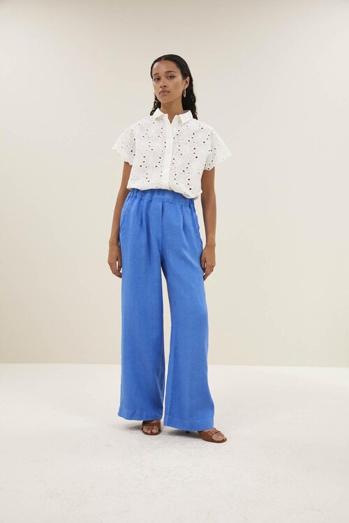 By Bar Off White Karly Flower Blouse
