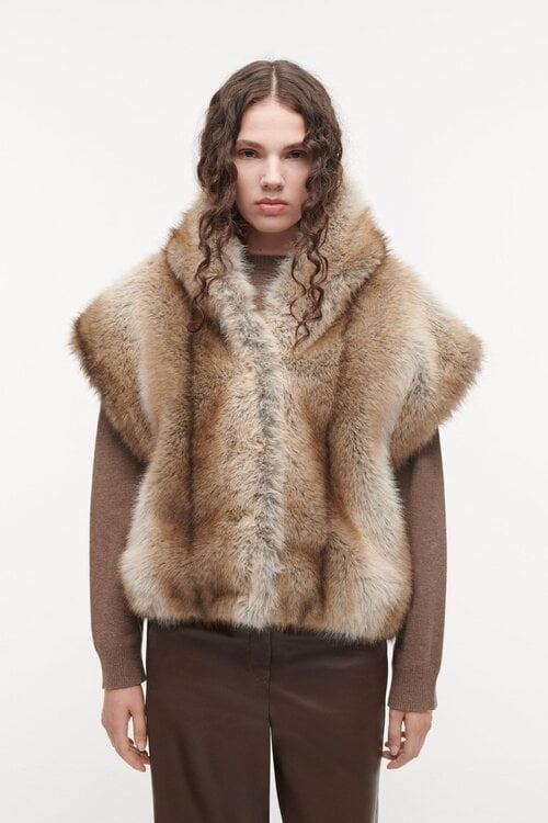 Studio AR by Arma Olena faux fox bodywarmer