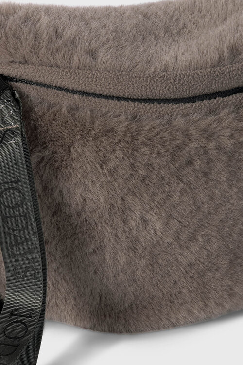 10Days fluffy fanny pack bruin