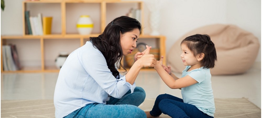 De eerste keer dat de oppas langskomt De eerste keer dat de oppas langskomt