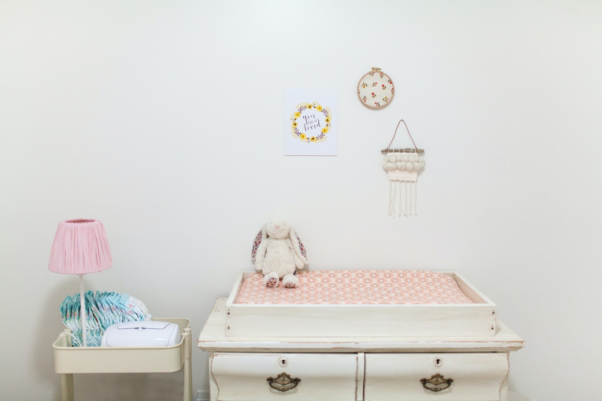 Babykamer inrichten met een klein budget? Check deze 5 tips! Babykamer inrichten met een klein budget? Check deze 5 tips!
