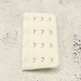 Op en Top Beha Verlenger 4 Haaks Wit (per stuk) Op en Top Beha Verlenger 4 Haaks Wit (per stuk)