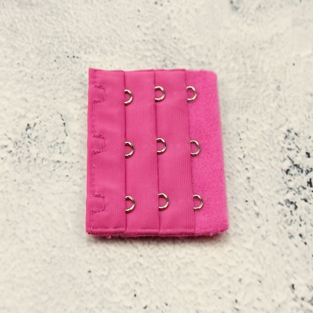 Op en Top BH Verlengstuk / Verlenger 3 Haaks Mat Donker Roze (per stuk) Op en Top BH Verlengstuk / Verlenger 3 Haaks Mat Donker Roze (per stuk)