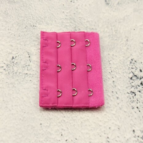 Op en Top BH Verlengstuk / Verlenger 3 Haaks Mat Donker Roze (per stuk) Op en Top BH Verlengstuk / Verlenger 3 Haaks Mat Donker Roze (per stuk)