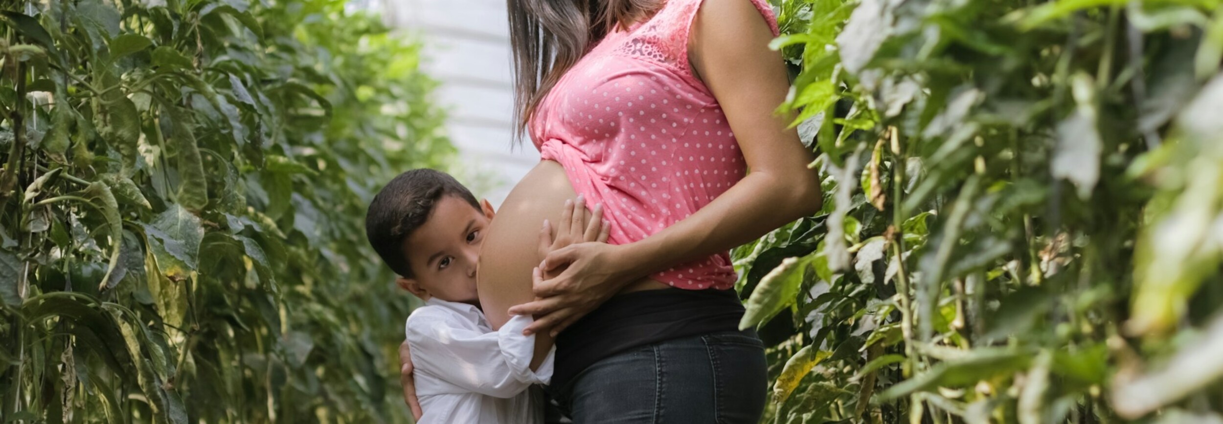 Contact maken met de baby in je buik? Lees hoe je dit doet! - Op en Top