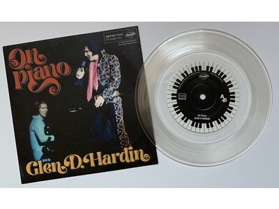 On Piano Glen D. Hardin - Softcover Book With Clear Vinyl Single