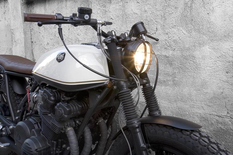 5.75" Enduro Koplamp Zwart met ondermontage