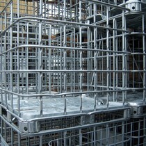 IBC Gitterbox gebraucht auf  Stahl und Stahl/PE-Palette