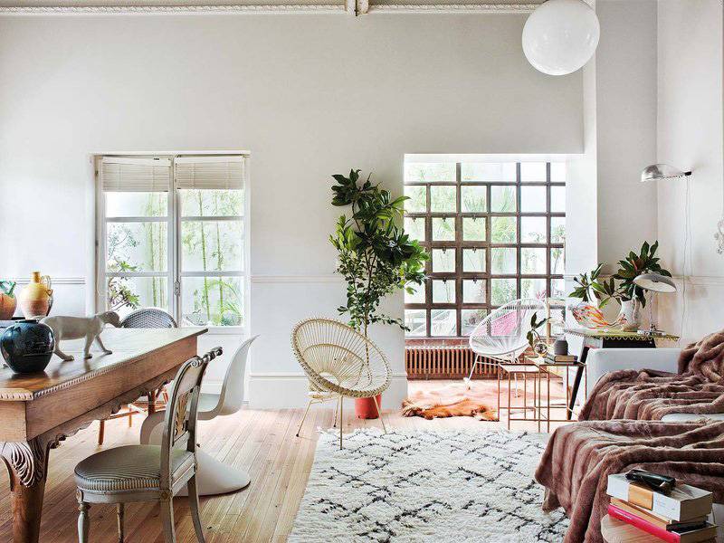 Parisian vibes in Spain - a fun mix of Art Deco, Vintage, Ethnic and Scandinavian  interior styling by Ramisa Projects & Fun - Petite Lily Interiors