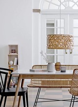 Picture perfect! The Bloomingville natural rattan bench and chair are the most elegant in it's kind and they do magic around the dining table of this gorgeous classic dining room.