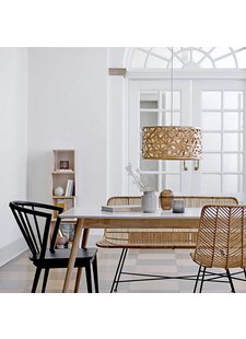 Picture perfect! The Bloomingville natural rattan bench and chair are the most elegant in it's kind and they do magic around the dining table of this gorgeous classic dining room.