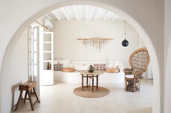 La tradicional arquitectura griega encuentra el estilo bohemio chic en el impresionante Hotel San Giorgio en Mykonos