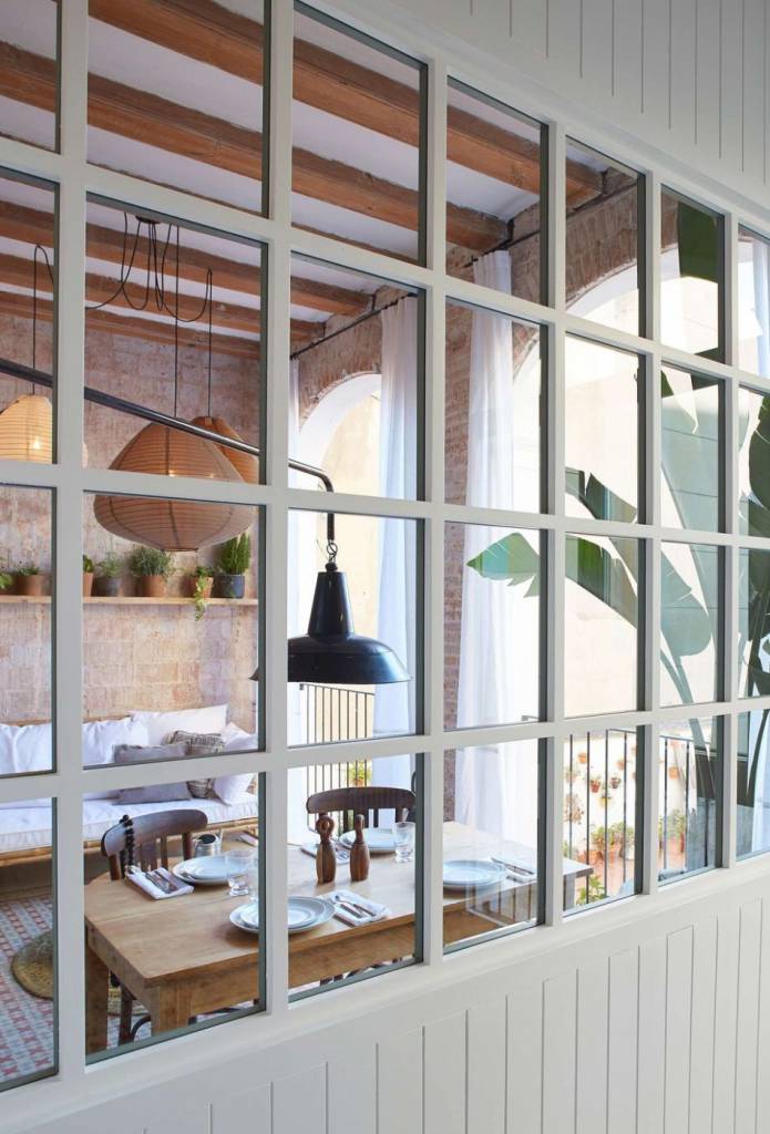Slow decor apartment with bohemain & scandinavian elements in Barcelona - seen at Planete Deco