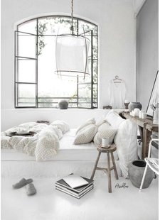 Une chambre à base blanche et claire! vu sur Pinterest