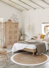 Un buen equilibro de materiales naturales en este dormitorio de estilo étnico escandinavo - Visto en Pinterest