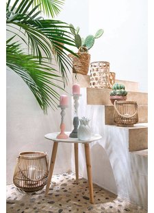 Sweet outdoor decoration with lots of cactuses and bamboo decoration items - seen on Pinterest