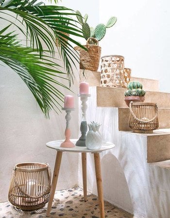 Décoration extérieure relaxante avec des cactus et des accessoires en bambou- vu sur Pinterest