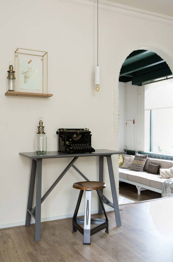 Scandinavian and Vintage elements with a touch of Ethnic in a 'eclectic' style apartment - vu sur weerverlieftopjehuisje.nl