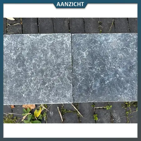 Natuursteenvoordelig Tuintegel Vietnamees hardsteen 20x20x2,5 cm gezoet + getrommeld