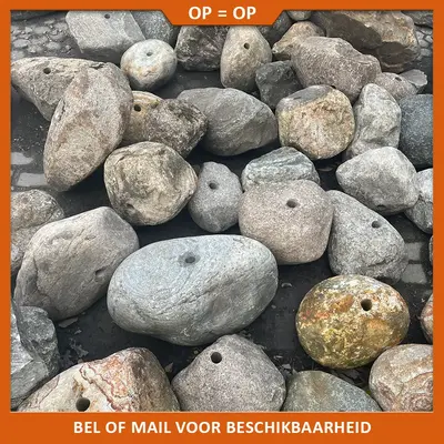 Natuursteenvoordelig Zwerfkei met boring 32 mm (waterpartij)