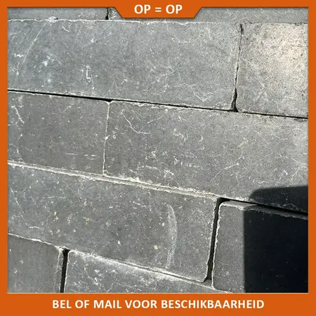 Natuursteenvoordelig Waalformaat Indisch basalt 20x5x5 cm gezoet + getrommeld