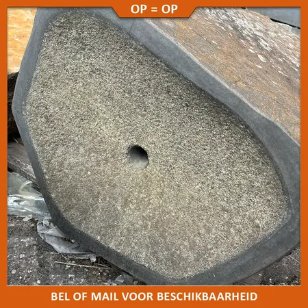 Natuursteenvoordelig Basalt Waterornament | Pilaar met boring