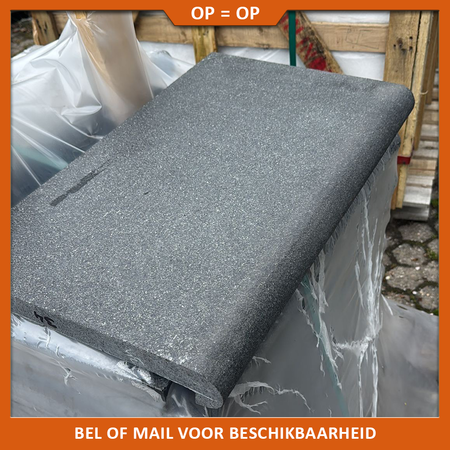 Natuursteenvoordelig Zwembadrand donker graniet 60x35x3-5 cm | Met ronde bull nose afwerking