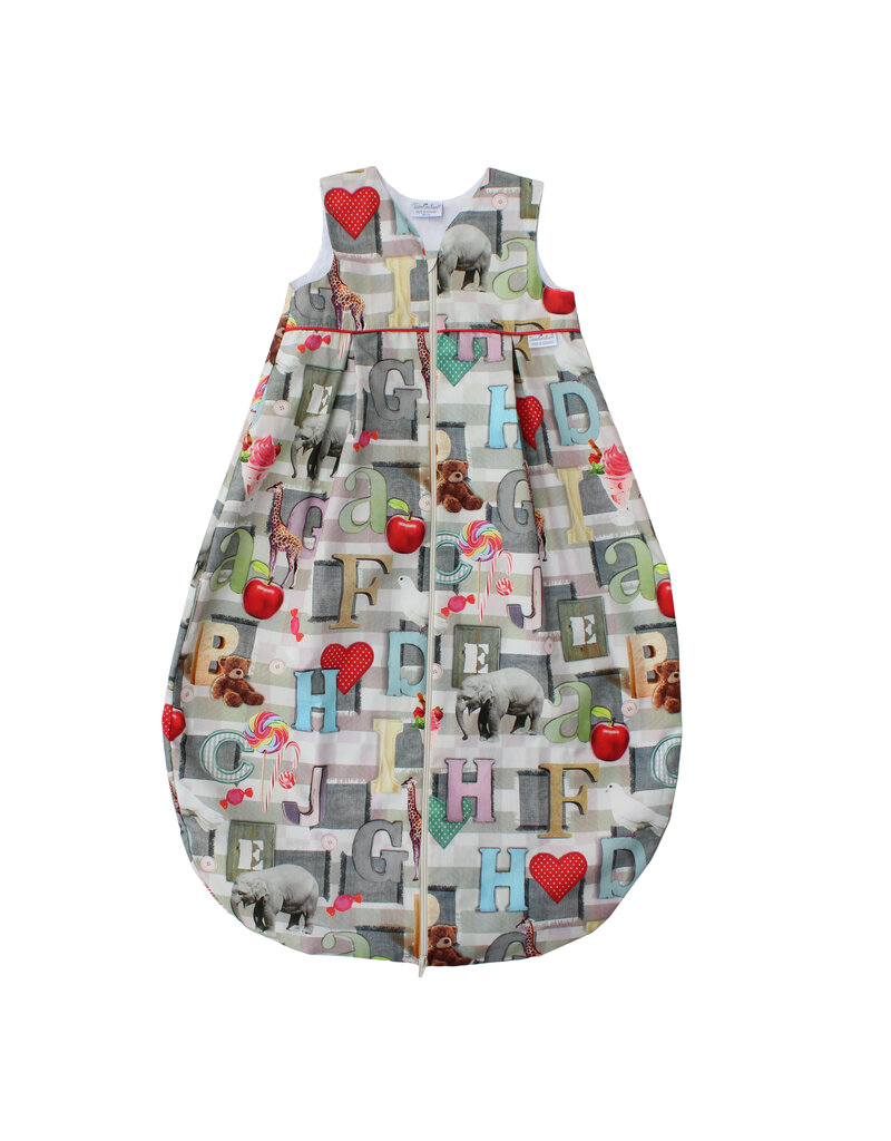 Tavolinchen Batistschlafsack „ABC Bär“ – leichter Sommerschlafsack mit buntem Alphabet- und Tiermotiv