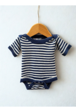 TAVO  Maritimer Baby-Strickstrampler (kurz) aus weichem Rayon – Streifen marine-weiß