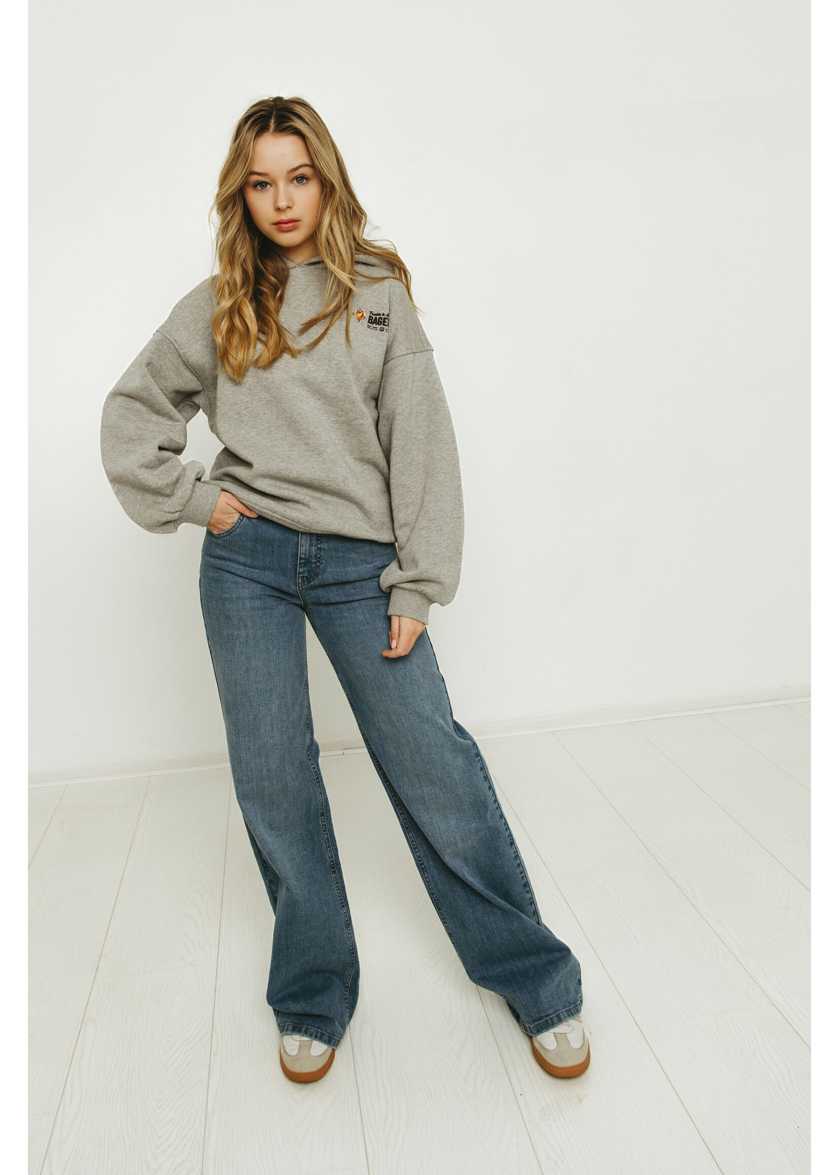 Frankie & Liberty Hoodie Taissa Bagel - lichtgrijs