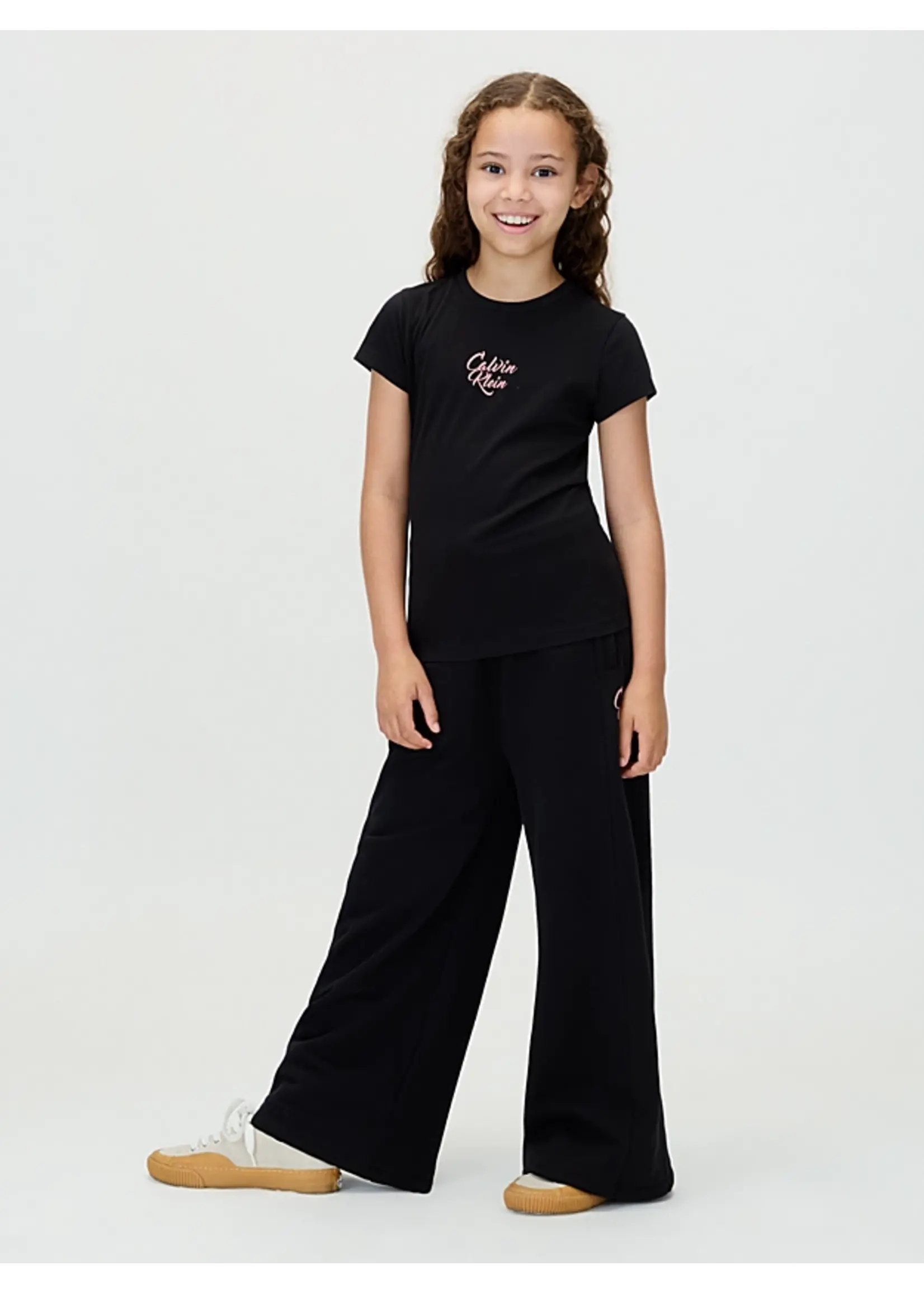 Calvin Klein T-Shirt   IG0IG03035BEH - SCRIPT LOGO GRAPHIC - zwart