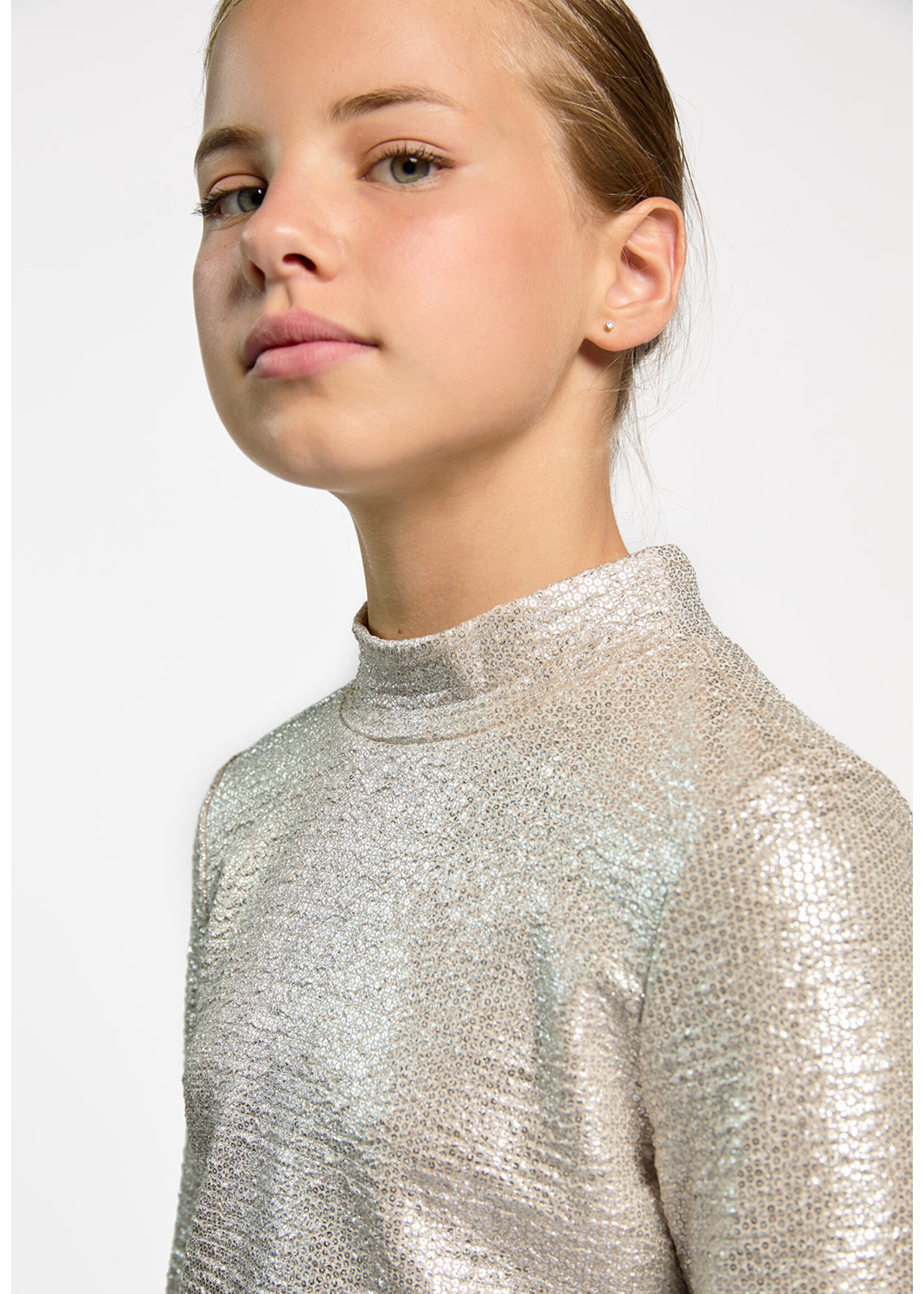 AI&KO Top Zera cropped - zilver