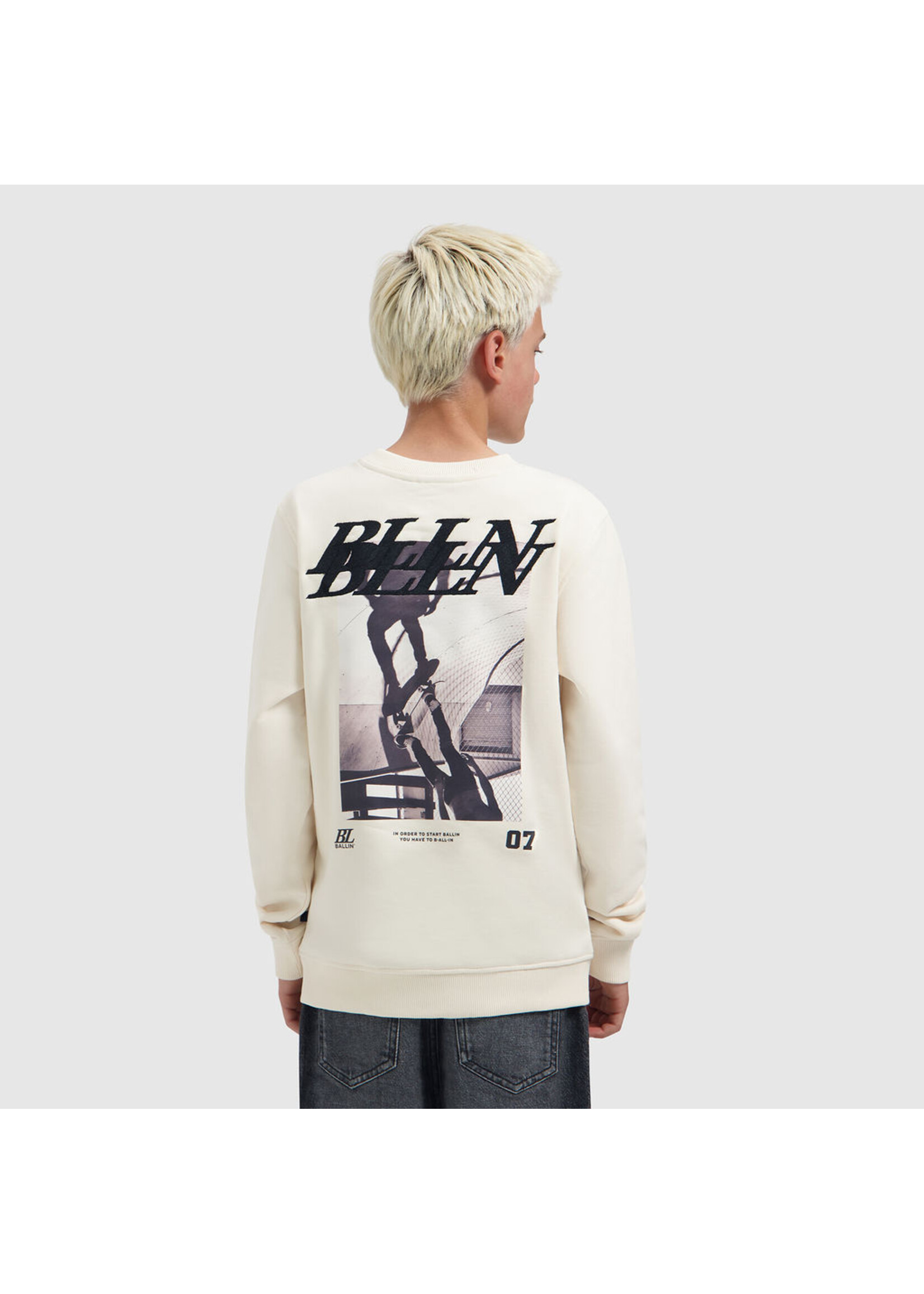 Ballin Sweater Upside Out Crewneck (26037304) - ecru