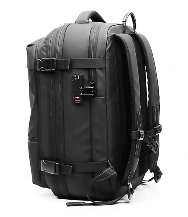 Underseater Zwarte Lichtgewicht Rugzak met Vacuüm Vak, 60L Capaciteit, TSA Cijferslot & Waterdichte Bescherming - Geschikt voor Laptop tot 17,3 inch