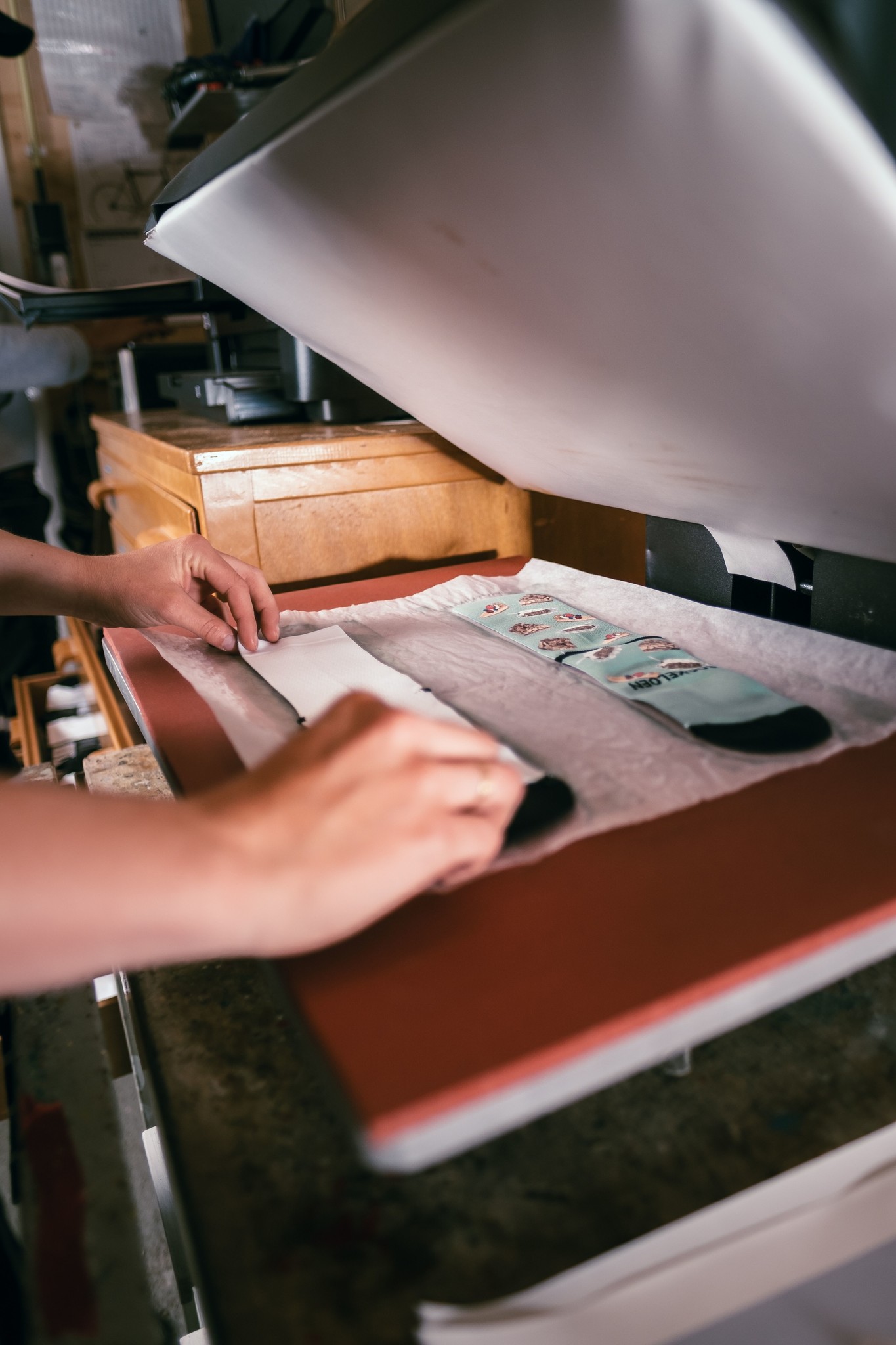 sockeloen productie van sokken op maat