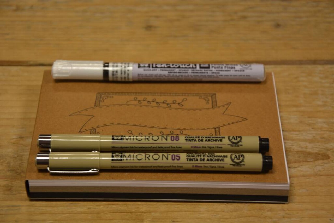 Oefenblok Handlettering A6 + 3 pennen Oefenblok Handlettering A6 + 3 pennen