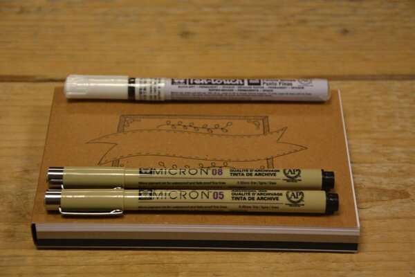 Oefenblok Handlettering A6 + 3 pennen Oefenblok Handlettering A6 + 3 pennen