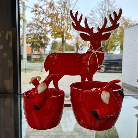 Keramieken potje met zwaaiende kerstman. Keramieken potje met zwaaiende kerstman.