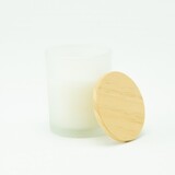 Geurkaarsje Met Houten Deksel - Frosted Wit Geurkaarsje Met Houten Deksel - Frosted Wit