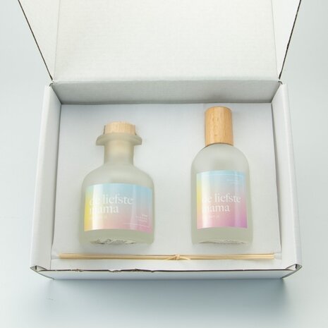 Luxegiftbox Diffuser & Roomspray Gevuld - Omdat Je Het Verdient Luxegiftbox Diffuser & Roomspray Gevuld - Omdat Je Het Verdient