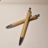 Houten balpen (zonder dop) Houten balpen (zonder dop)