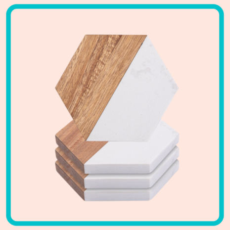 Set van 4 zeshoekige onderzetters van marmer en acaciahout