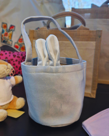 Fluwelen Paasmandje (verschillende kleuren)